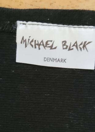 Чорне трикотажне плаття з білою ромбоподібною вставкою michael black данія розмір s-м3 фото