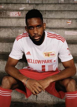 Футбольна футболка adidas