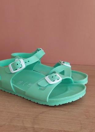 Детские фирменные сандалии birkenstok