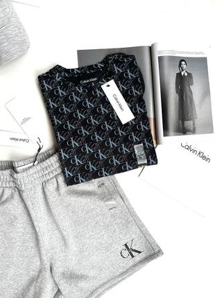 Футболка жіноча від відомого бренду calvin klein  поточна колекція  оригінал