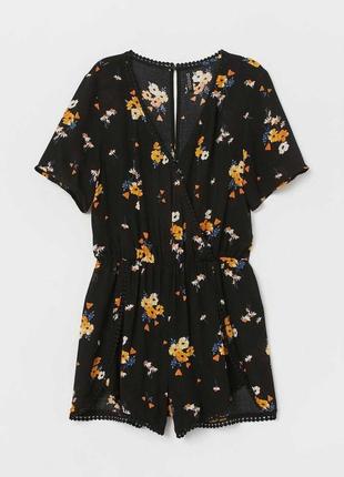 Комбінезон-шорти чорного кольору в квітковий принт h&m