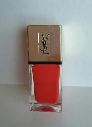Yves saint laurent
la laque couture лак для ногтей2 фото