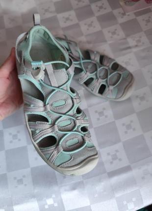 Босоніжки босоножки сандалі кеди keen