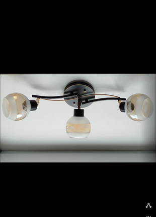 Люстра с поворотными плафонами на 3 лампы