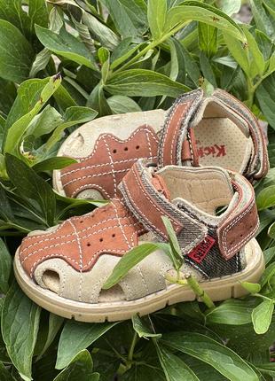 Детские сандалии kickers