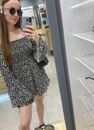 Комбинезон черный в цветочный принт