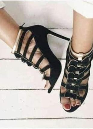 Шкіряні французські босоніжки гладіатори на підборах cosmoparis 39 розмір