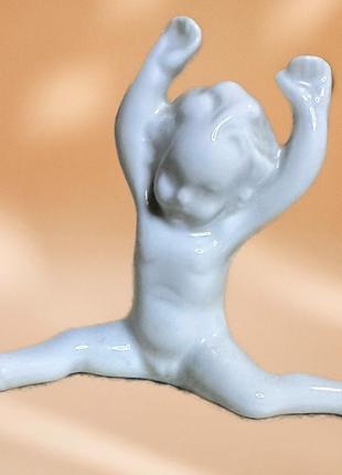 Фарфоровая статуэтка, путти