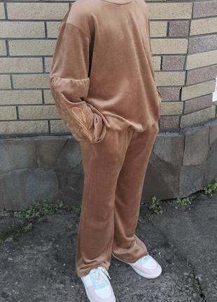 Велюровый костюм