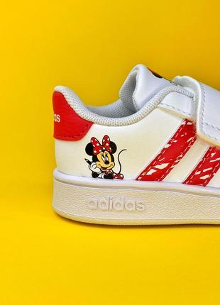 Дитячі кеди adidas grand court x minnie mouse 23 24 25 26 27  кросівки взуття1 фото