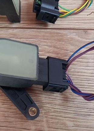 Оригінальні роз'єми датчиків положення кузова audi a6c5 allroad