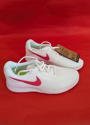 Кроссовки nike tanjun