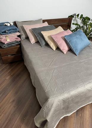 Двухсторонние стеганые сатиновые покрывала с наволочками