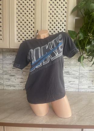 Женская футболка nike