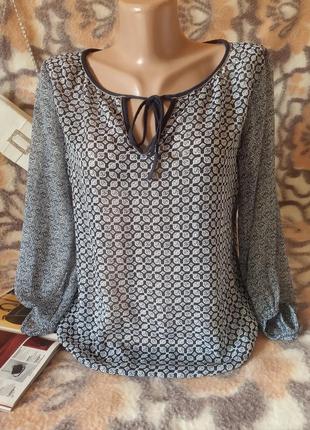 Tom tailor
дуже гарна жіноча блузка під шифон.
стан відмінний,без дефектів. 
дуже гарно та стильно виглядає.