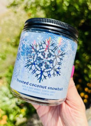 Свічка на 1 гніт frosted coconut snowball від bath&body works