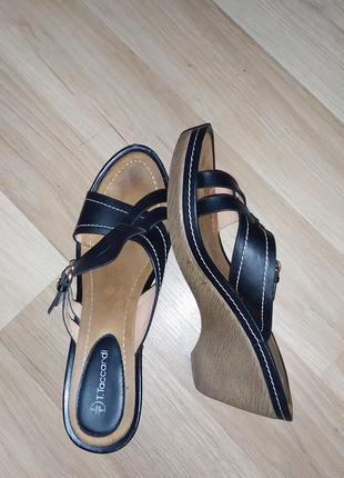 Шльопанці новенькі