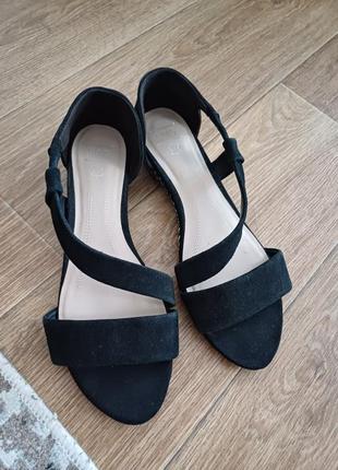 Босоніжки m&s 38р