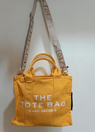 Marc jacobs the tote bag желтая текстильная женская сумка с принтом.