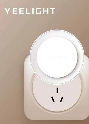 Нічник xiaomi yeelight smart night light із датчиком світла.