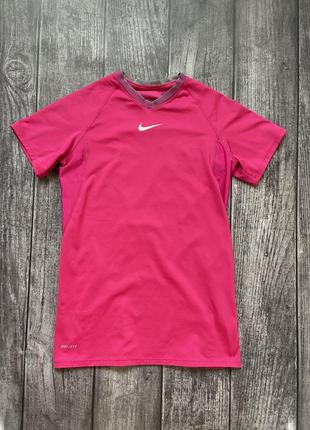 Женская спортивная футболка nike pro