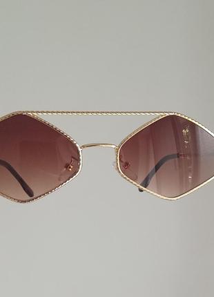 Сучасні сонцезахисні окуляри жіночі очки модні стильні новинка 2024 нові