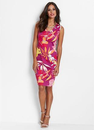 Изящное платье с цветочным принтом,