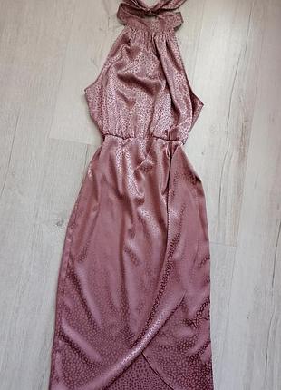 Изысканное атласное платье, платье