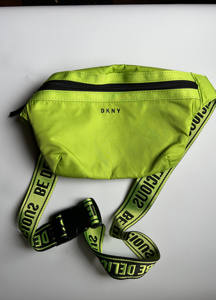 Сумка-бананка dkny