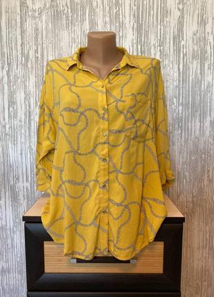 Желтая летняя рубашка с принтом цепи