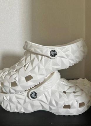 Крокс геометрік клог білі crocs geometric clog white