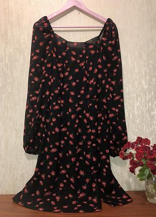 Очень красивое платье с цветочным принтом