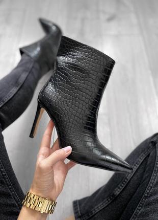 Женские сапоги croco
