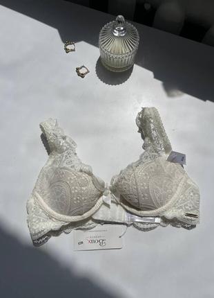 Бюстгальтер лифчик бюст