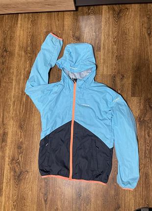 Жіноча вітровка