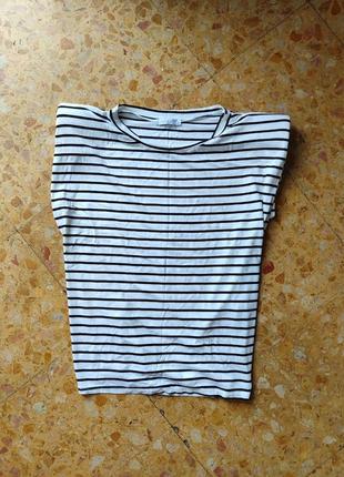 Футболка с плечами в полоску