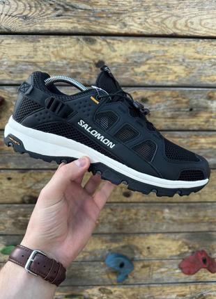 Чоловічі кросівки.