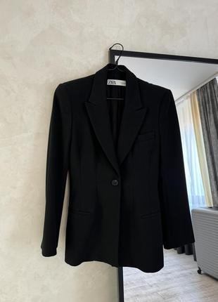 Приталений жакет zara