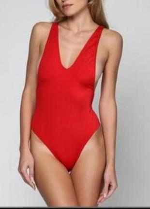 Красный слитный купальник!