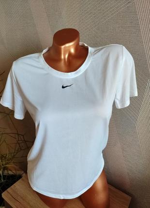 Оригінальна спортивна футболка nike