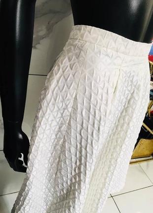 Белая юбка колокол с перфорацией от topshop9 фото