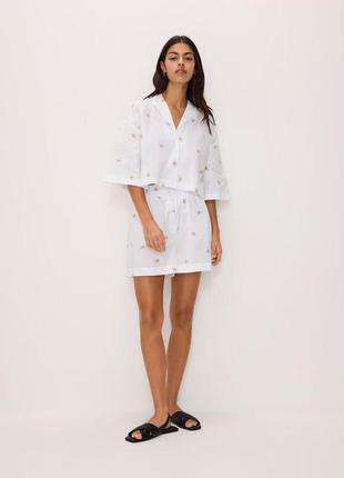 Літній костюм із бджолами