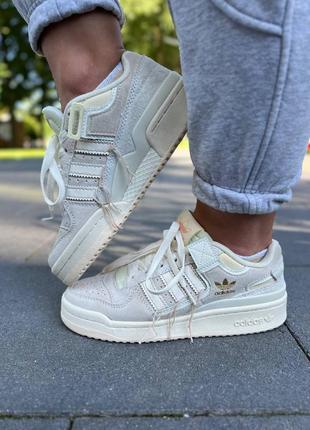 Adidas forum 84 low of white👟