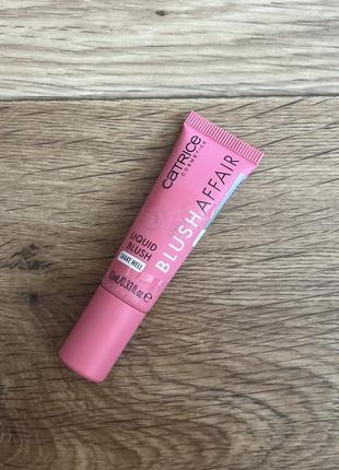 Кремові румʼяна catrice