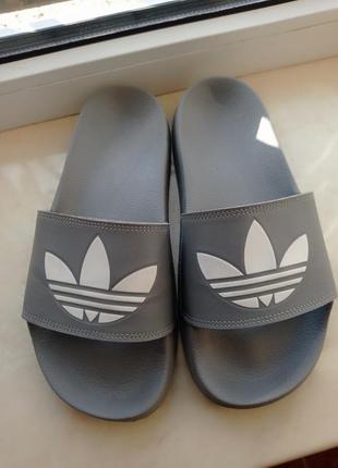 Оригінальні шльопанці adidas2 фото
