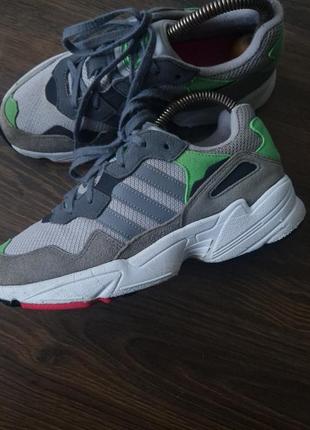 Кроссовки adidas,кроссовки adidas