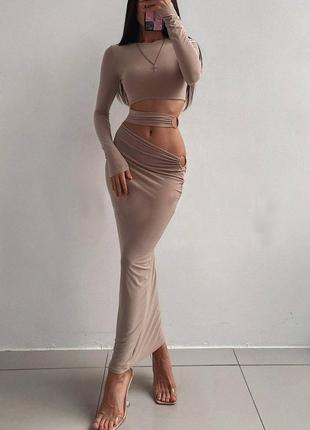 Розпродаж сукня prettylittlething мідакси з вірезами