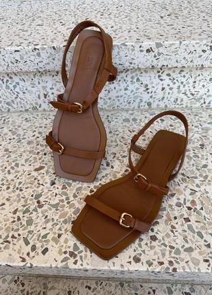 Босоніжки zara