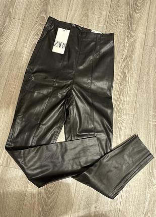 Кожаные брюки zara
