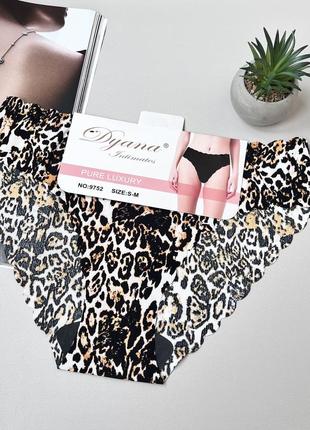 Бесшовные трусики слипы в милый рубчик на среднюю посадку с волнистыми краями🕊